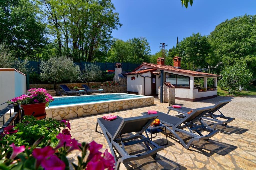 Piccola Casa - A Little Paradise Kršan Exterior foto